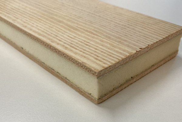 Sandwichplatte mit Alu-Dampfsperre, beids. Okoumé